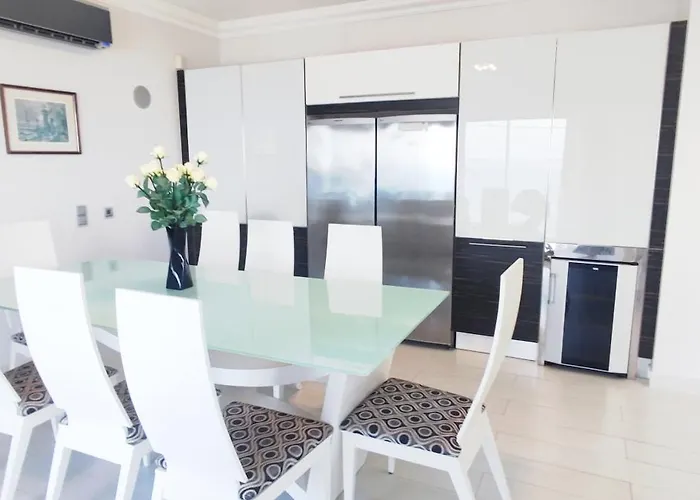 Casa Do Mar - Luxurious With Swim & Sea View