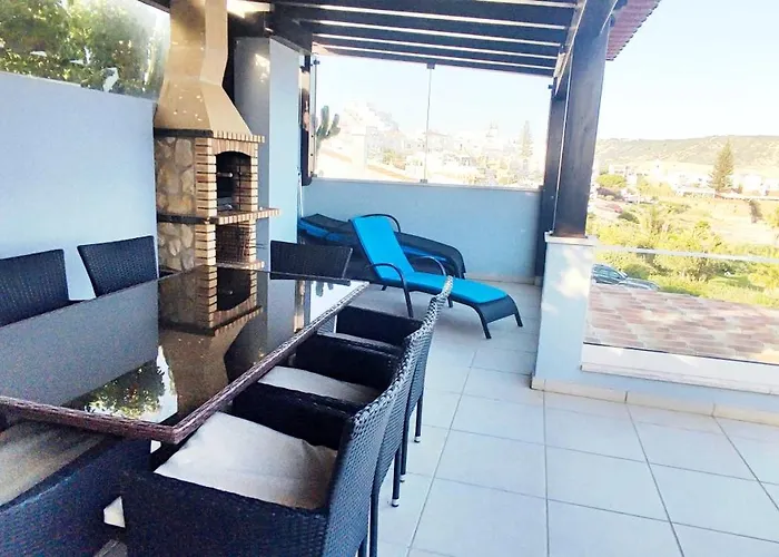 Casa Do Mar - Luxurious With Swim & Sea View *